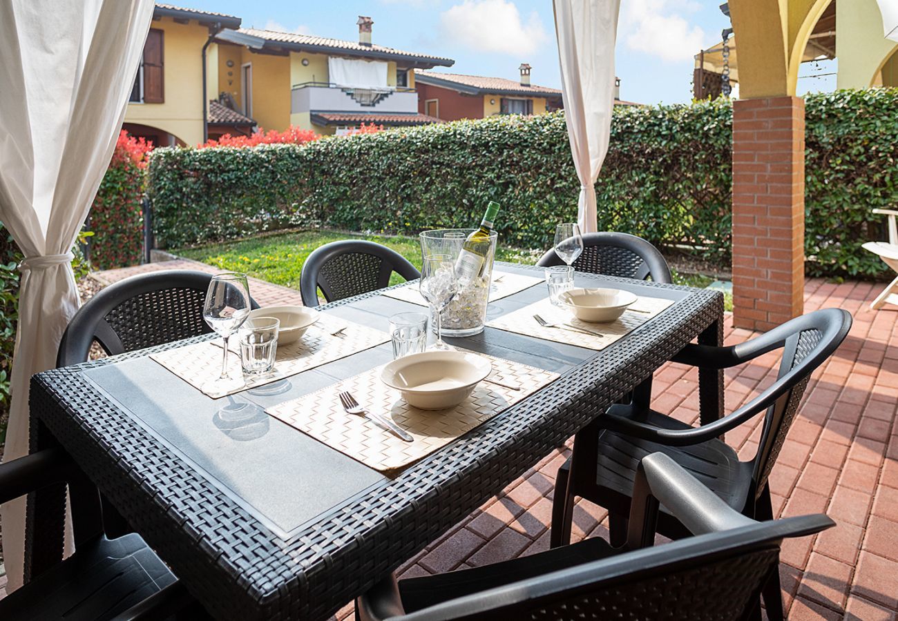 Ferienwohnung in Lazise - Regarda - Wohnung L'Archetto mit privat Garten, WLan, Pool