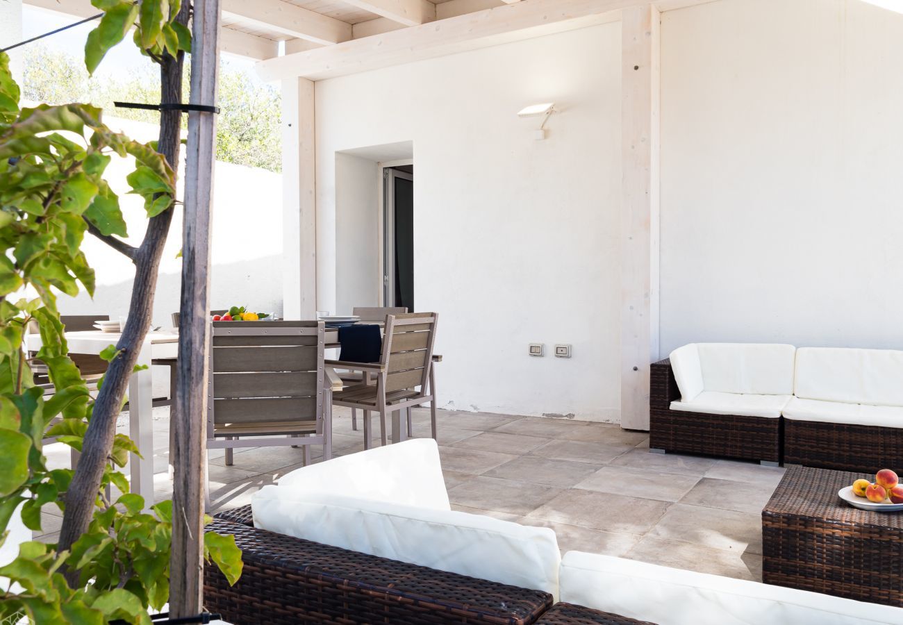 Chalet in Olbia - Villetta Bianca - moderne ferienvilla 8 schlafplätze, 400mt strand | KLODGE