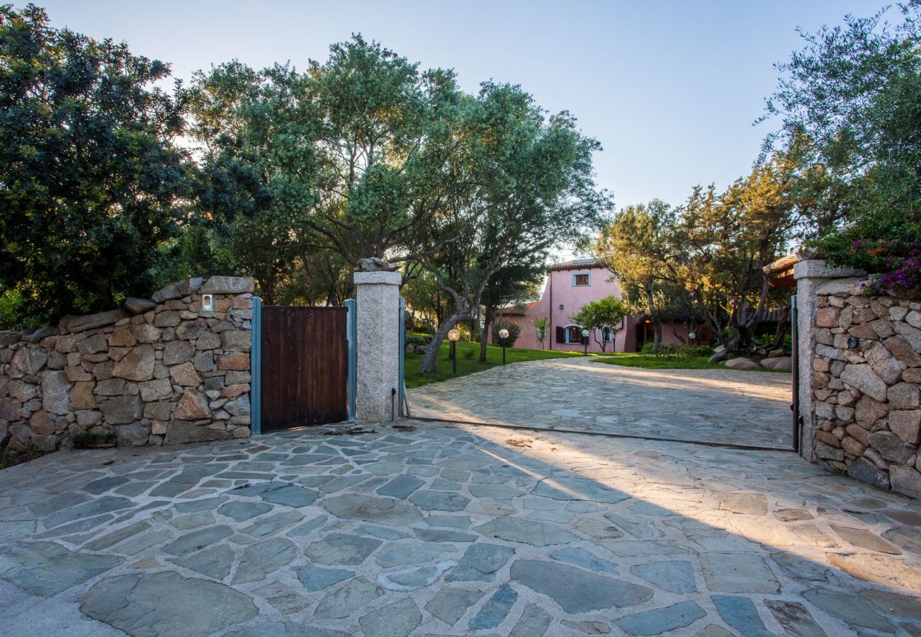 Villa in Porto Rotondo - Villa Sa Jaga - Infinity-Pool mit Blick auf den Sonnenuntergang, Porto Rotondo