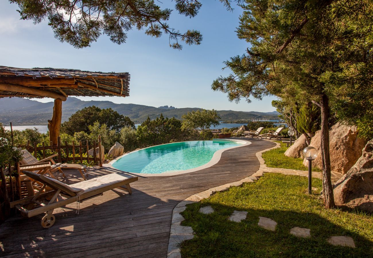 Villa in Porto Rotondo - Villa Sa Jaga - Infinity-Pool mit Blick auf den Sonnenuntergang, Porto Rotondo