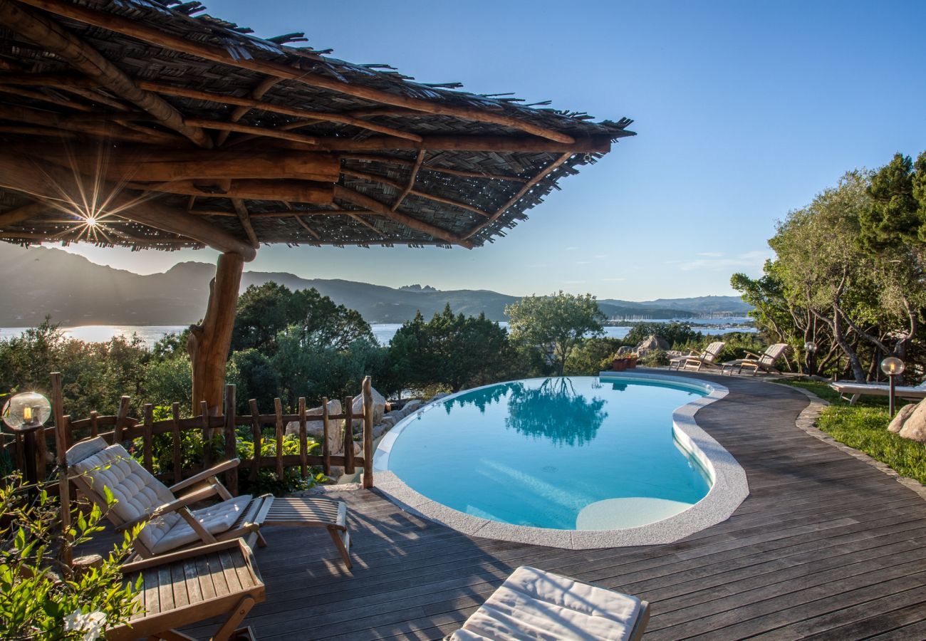 Villa in Porto Rotondo - Villa Sa Jaga - Infinity-Pool mit Blick auf den Sonnenuntergang, Porto Rotondo