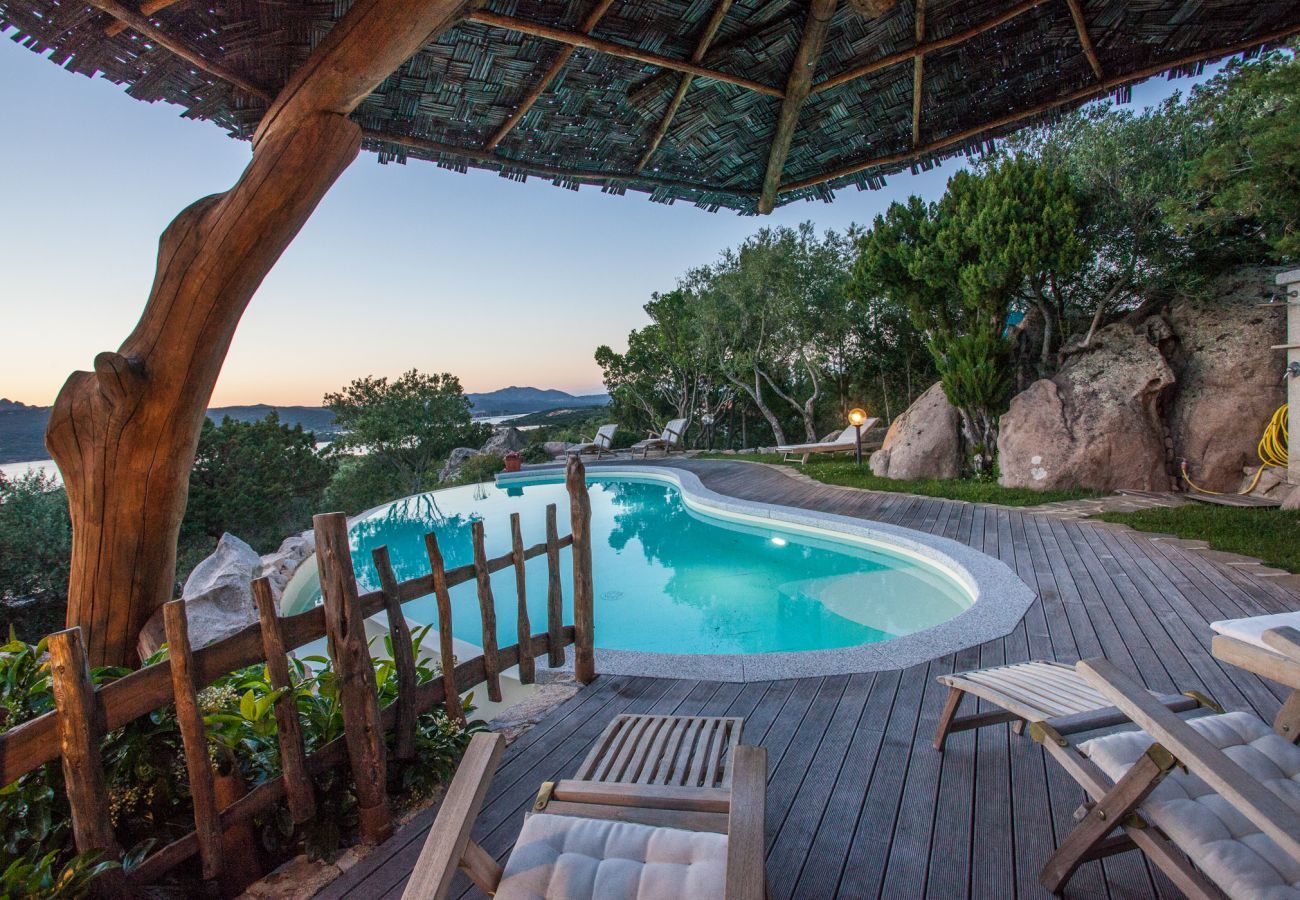 Villa in Porto Rotondo - Villa Sa Jaga - Infinity-Pool mit Blick auf den Sonnenuntergang, Porto Rotondo