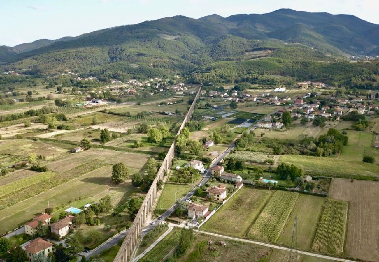 Villa in Capannori - Verwöhnen Sie sich in einem Landhaus mit Bauernhaus und Blick auf die Stadt!