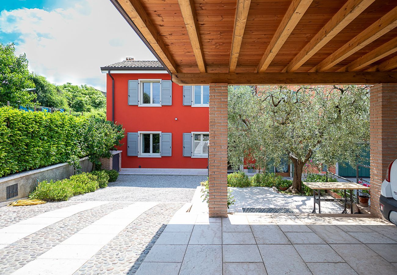 Ferienhaus in Bardolino - Regarda – Haus Rustico Petra im Bardolino mit 3 Schlafzimmer, 2 Bäder, Garten