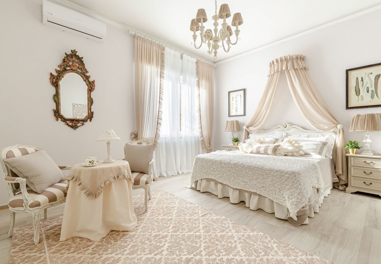 Villa in Lucca - VILLA OLIVIA: a New Luxury Villa with Garden in Lucca with PARKING