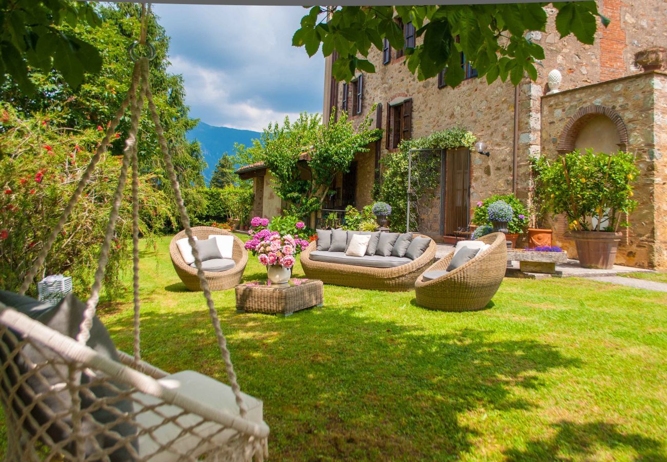 Villa in Camaiore - BICOCCHE FARMHOUSE: Country Stone Villa with Pool in Camaiore between Lucca & Beaches of Versilia