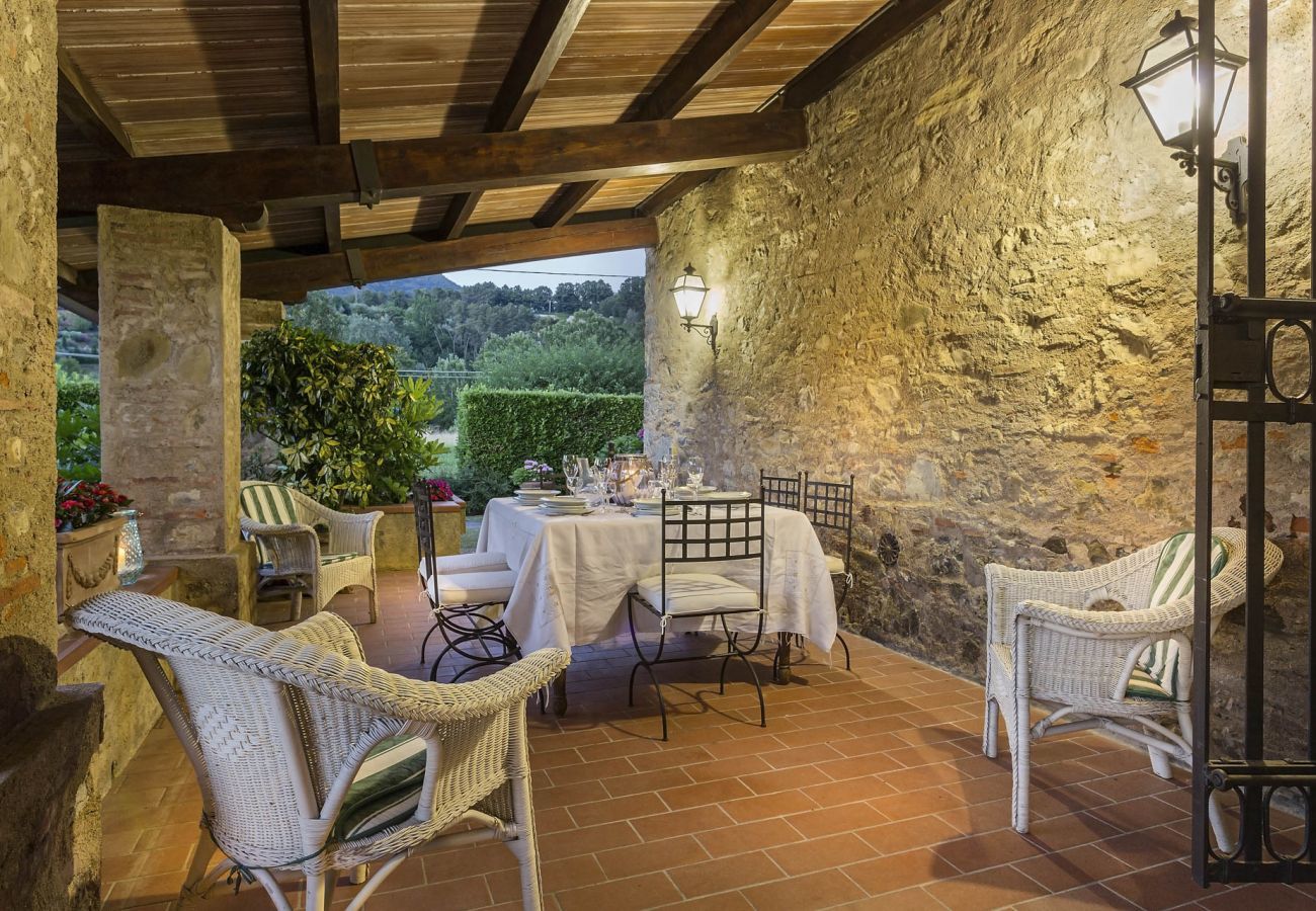 Villa in Camaiore - BICOCCHE FARMHOUSE: Country Stone Villa with Pool in Camaiore between Lucca & Beaches of Versilia