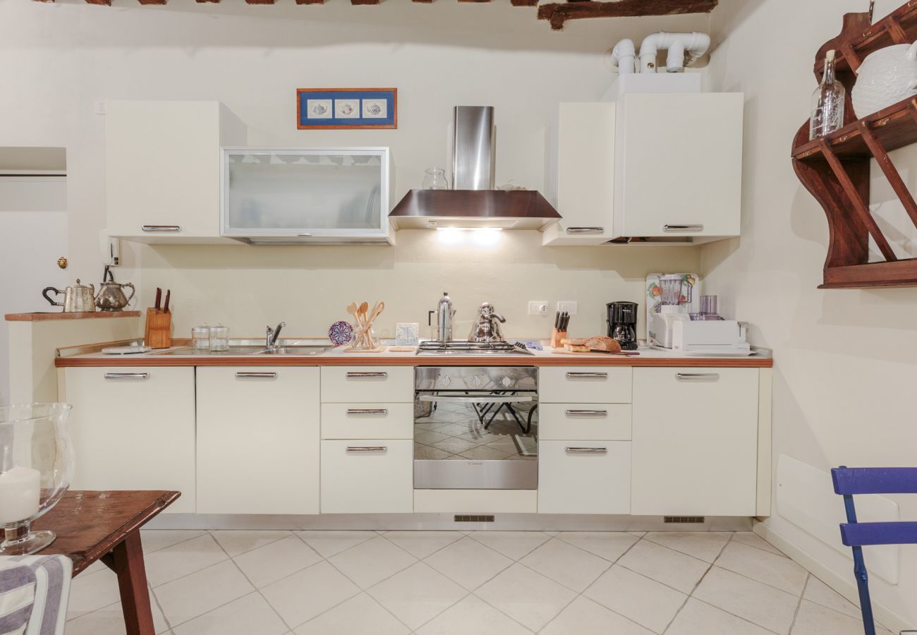 Ferienwohnung in Lucca - The 1400's Apartment