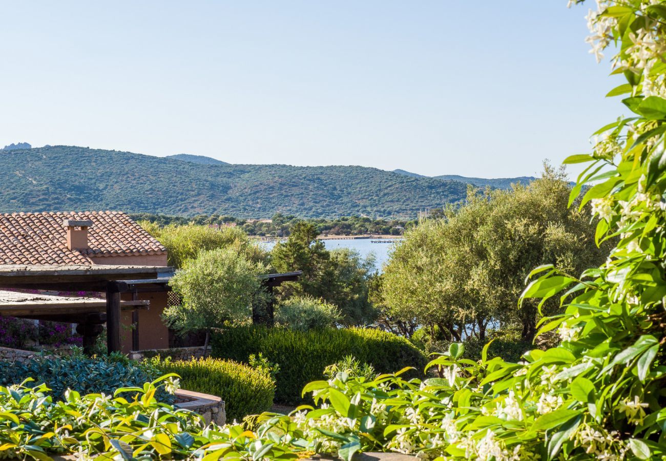 Ferienwohnung in Porto Rotondo - Caletta 10 - Wohnung am Meer mit Pool und Tennis