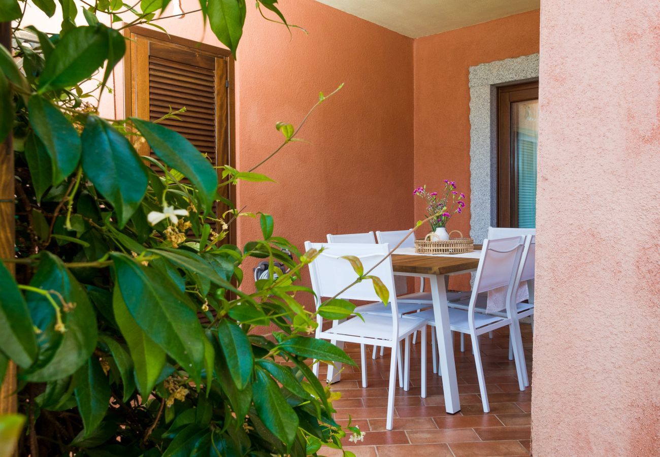 Ferienwohnung in Olbia - Myrsine 7S - Designwohnung mit Garten, 4min vom Sandstrand entfernt | KLODGE