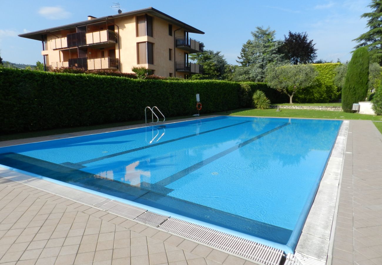 Ferienwohnung in Bardolino - Regarda - Bardolino in 2 zentral Wohnung mit Pool und Klimanlage
