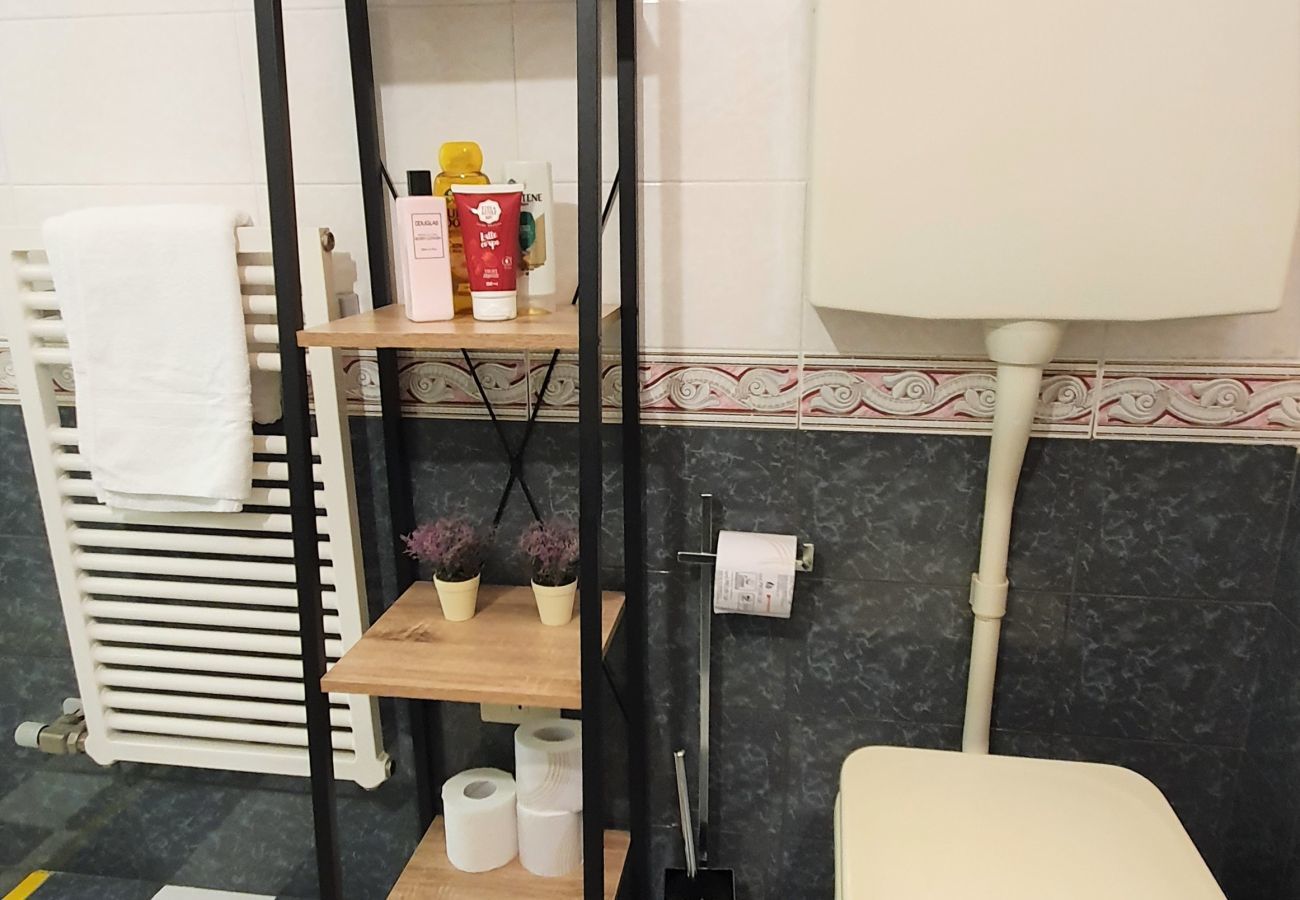 Ferienwohnung in Bardolino - Regarda - Bardolino in 2 zentral Wohnung mit Pool und Klimanlage