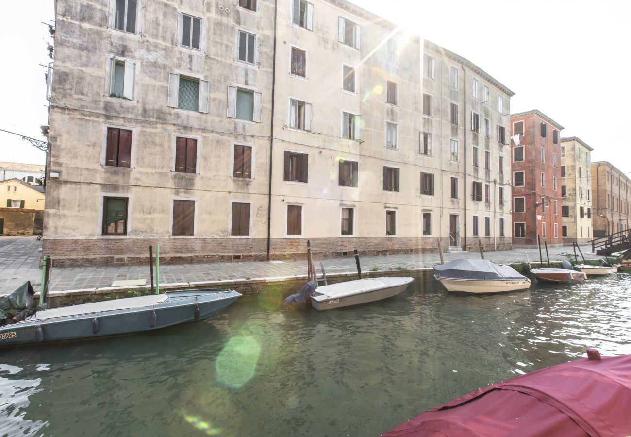 Ferienwohnung in Venedig -  Elegant Fornasa Vecia Canal View R&R