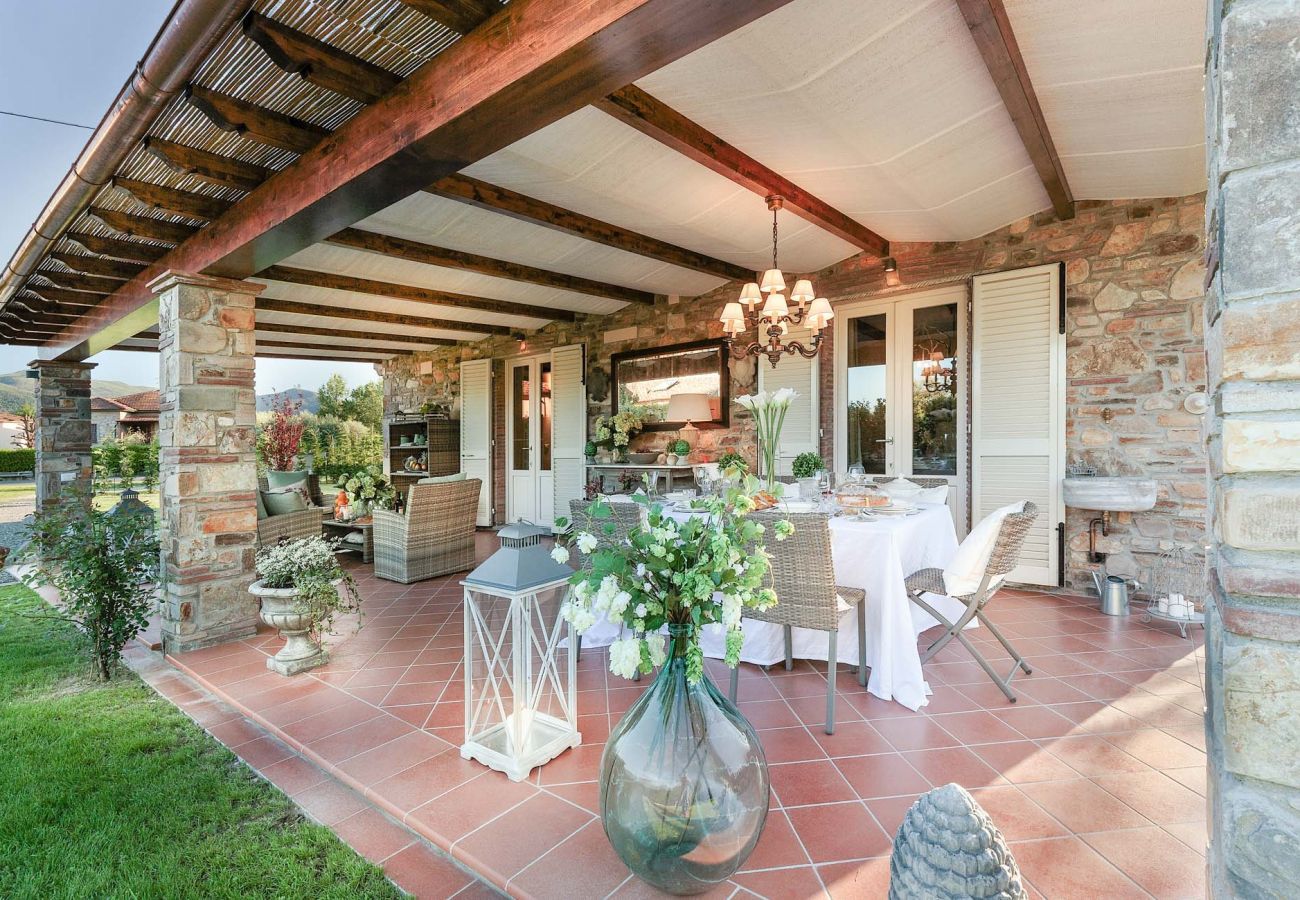 Villa in Capannori - VILLA PEMOLA a Luxury Farmhouse with Garden and bikes in Lucca Town