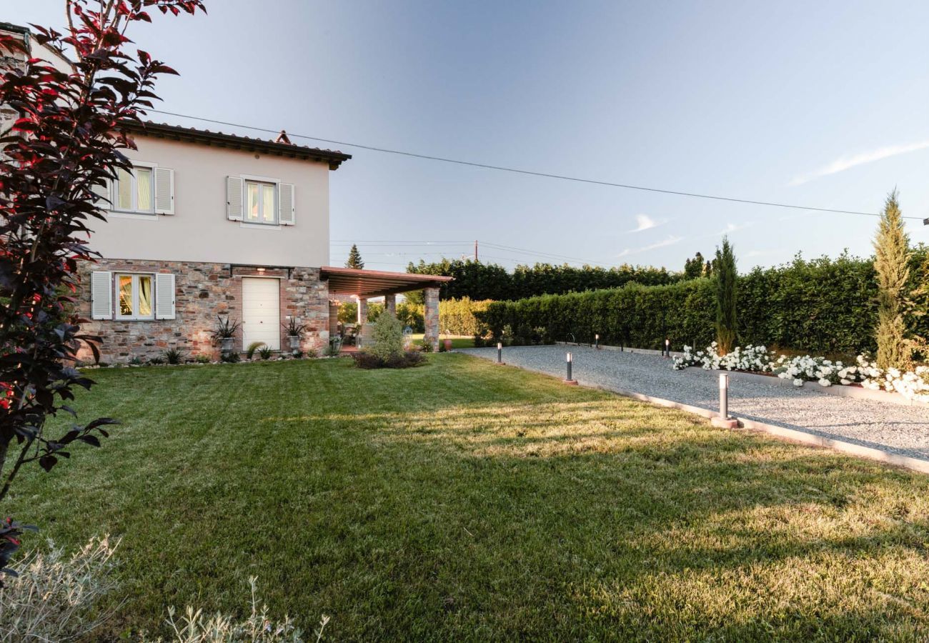 Villa in Capannori - VILLA PEMOLA a Luxury Farmhouse with Garden and bikes in Lucca Town