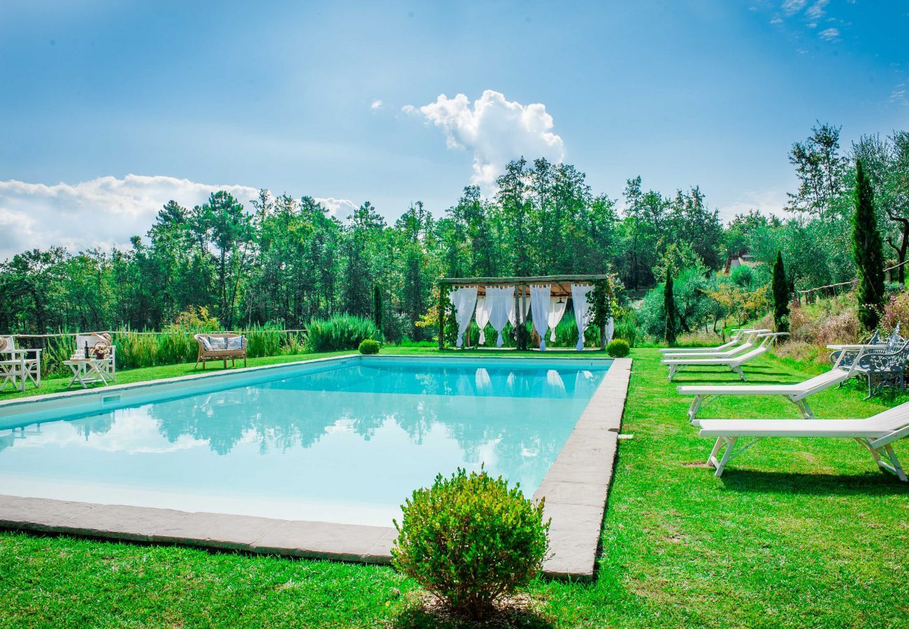 Villa in Lucca - VILLA QUERCIABELLA: Charm, Style and Pool on the Hills of Lucca