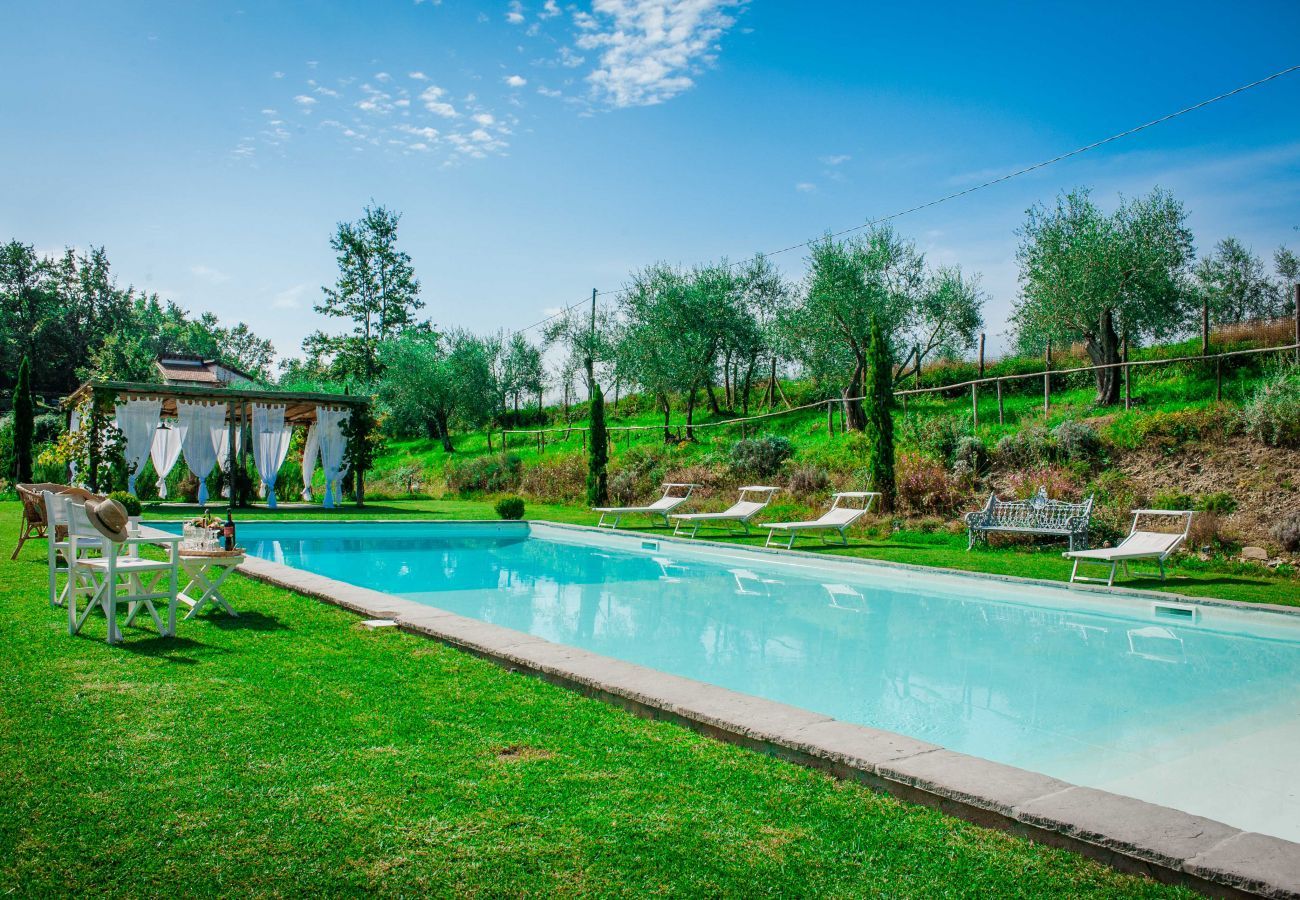 Villa in Lucca - VILLA QUERCIABELLA: Charm, Style and Pool on the Hills of Lucca
