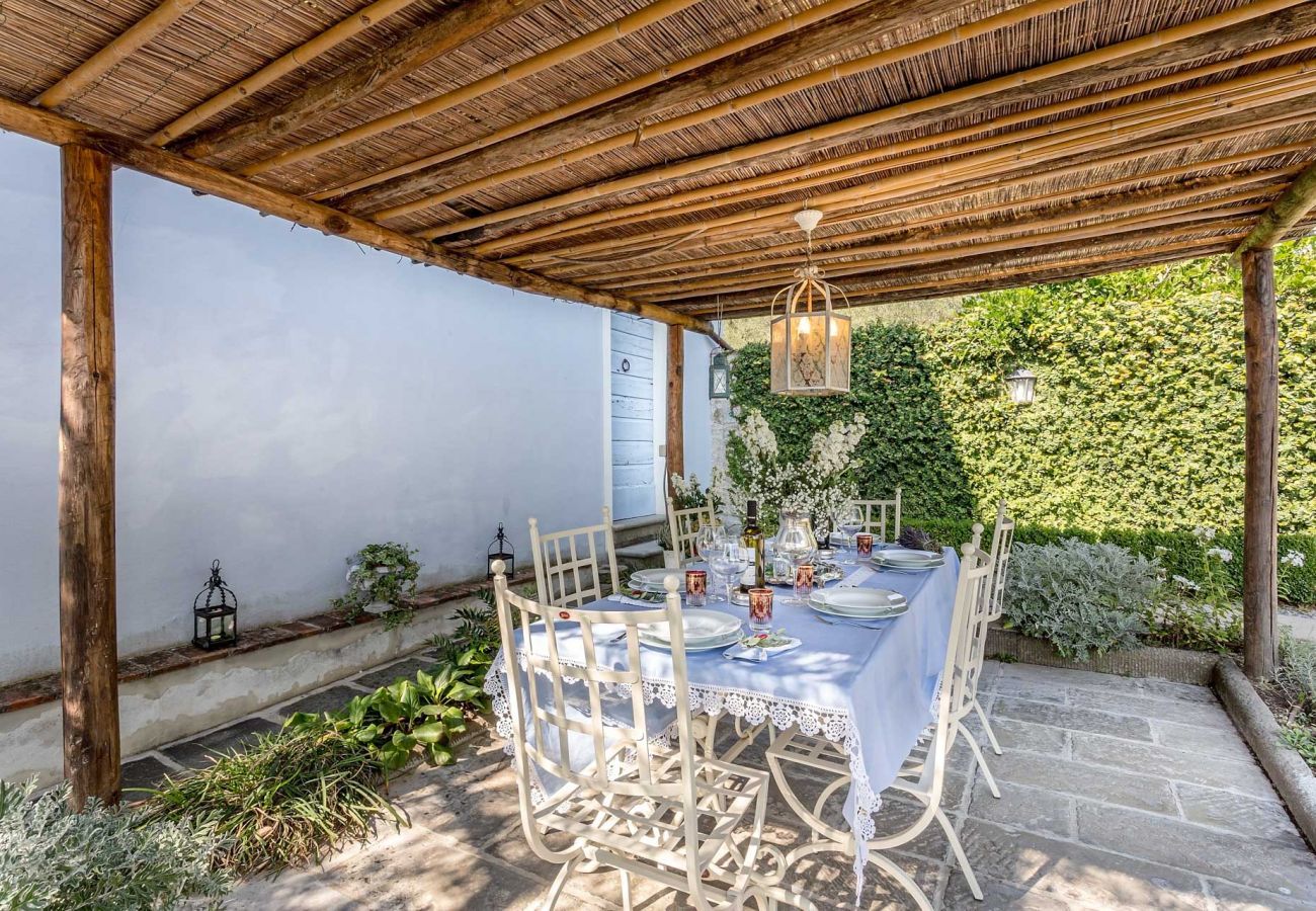 Villa in Lucca - VILLA QUERCIABELLA: Charm, Style and Pool on the Hills of Lucca