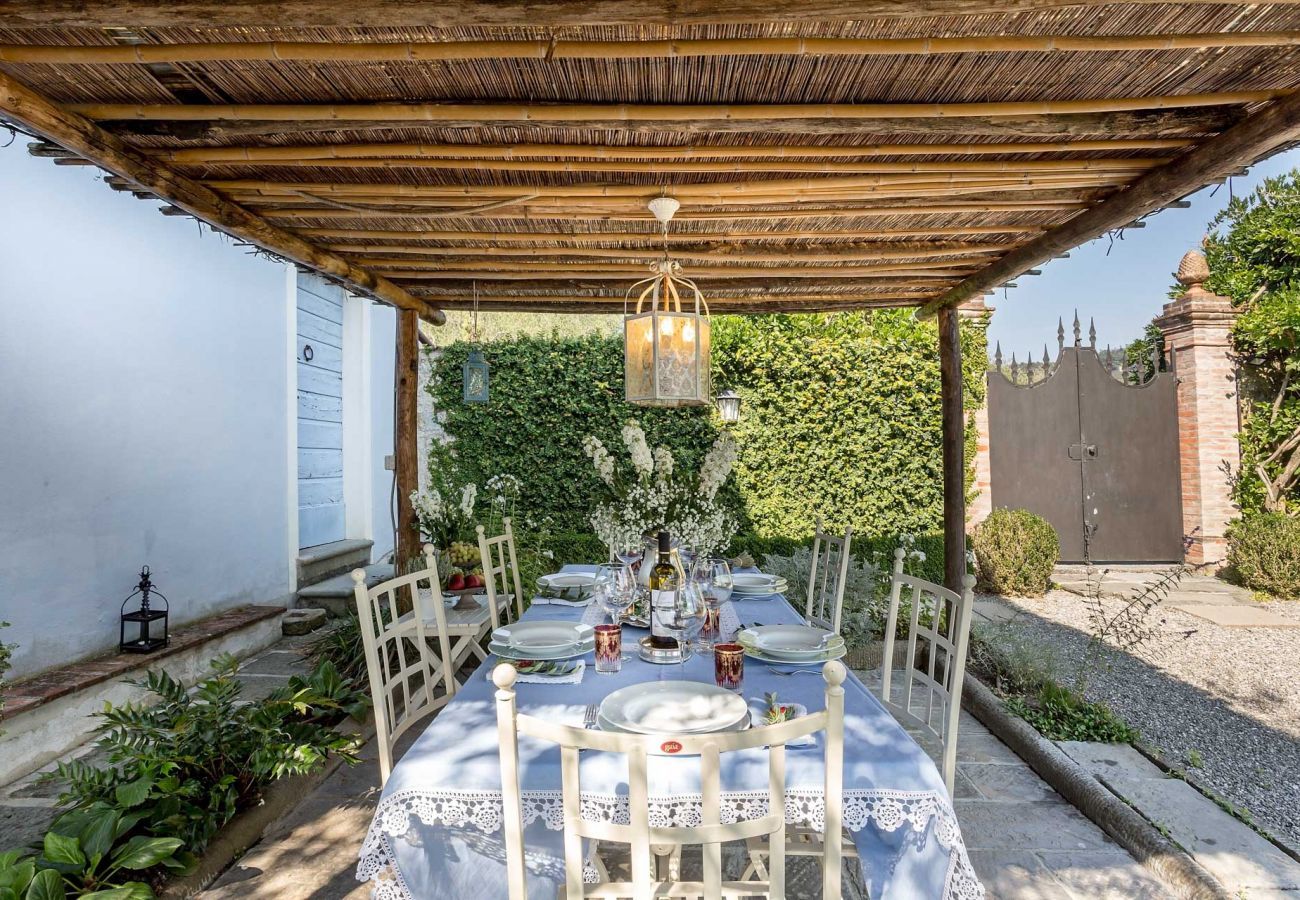 Villa in Lucca - VILLA QUERCIABELLA: Charm, Style and Pool on the Hills of Lucca