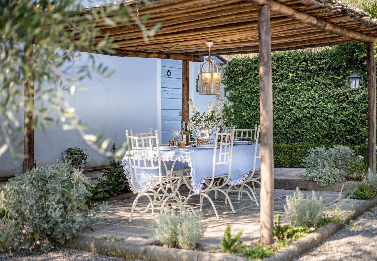 Villa in Lucca - VILLA QUERCIABELLA: Charm, Style and Pool on the Hills of Lucca