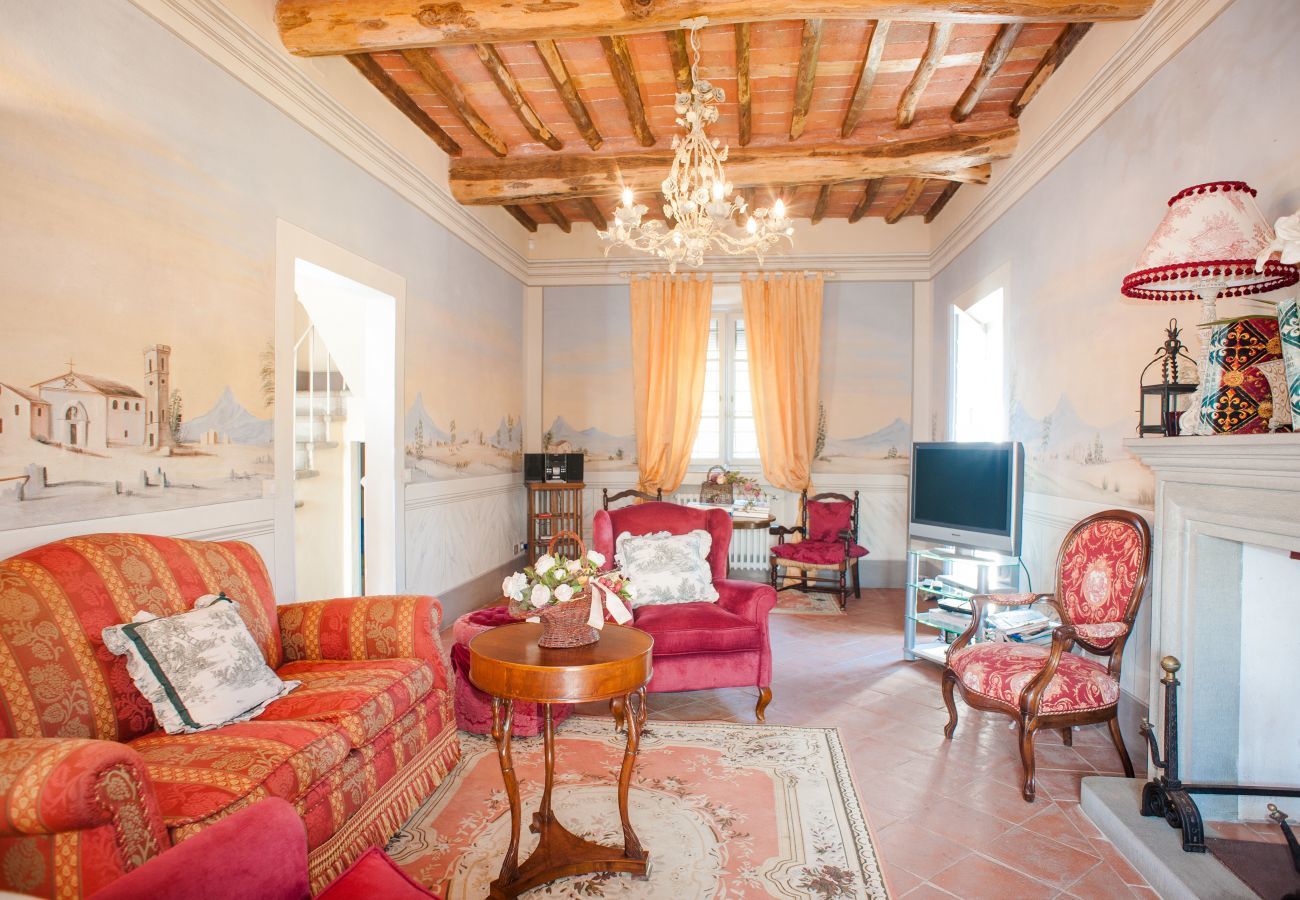 Villa in Lucca - VILLA QUERCIABELLA: Charm, Style and Pool on the Hills of Lucca