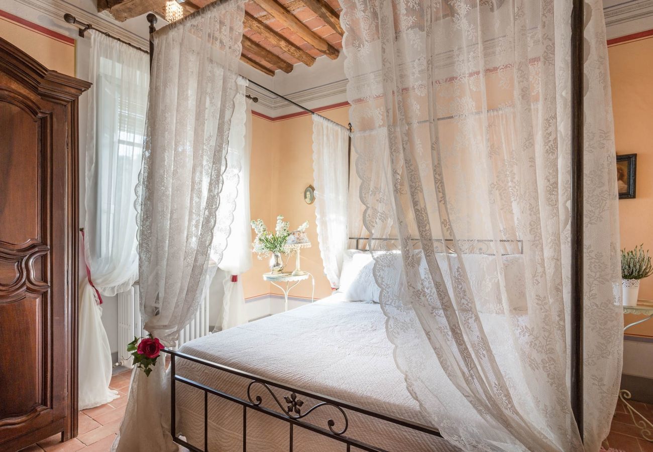 Villa in Lucca - VILLA QUERCIABELLA: Charm, Style and Pool on the Hills of Lucca