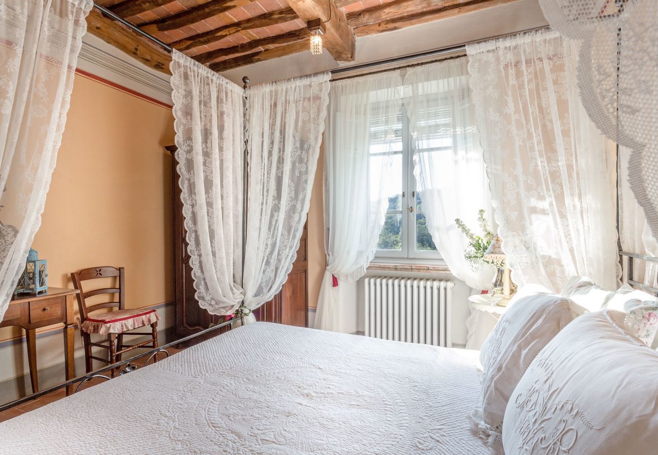Villa in Lucca - VILLA QUERCIABELLA: Charm, Style and Pool on the Hills of Lucca