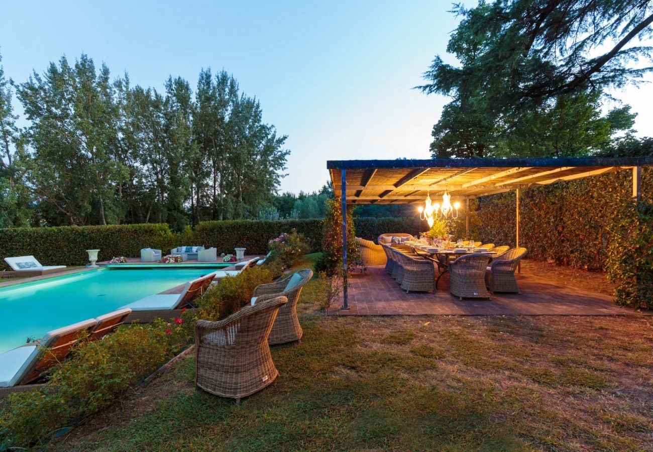 Villa in Lucca - RENAISSANCE WINERY VILLA AMONG THE VINEYARDS, 9 BEDROOMS, 7 BATHS, WIFI, AIR CON