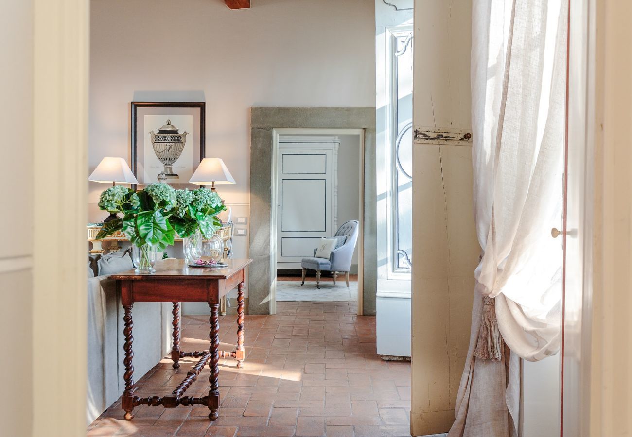 Villa in Lucca - RENAISSANCE WINERY VILLA AMONG THE VINEYARDS, 9 BEDROOMS, 7 BATHS, WIFI, AIR CON