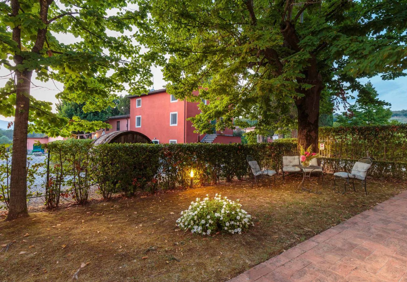 Villa in Lucca - RENAISSANCE WINERY VILLA AMONG THE VINEYARDS, 9 BEDROOMS, 7 BATHS, WIFI, AIR CON