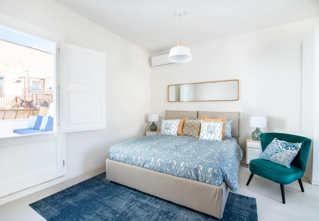 Ferienwohnung in Siracusa - Regine luxury apartment terrace sea view