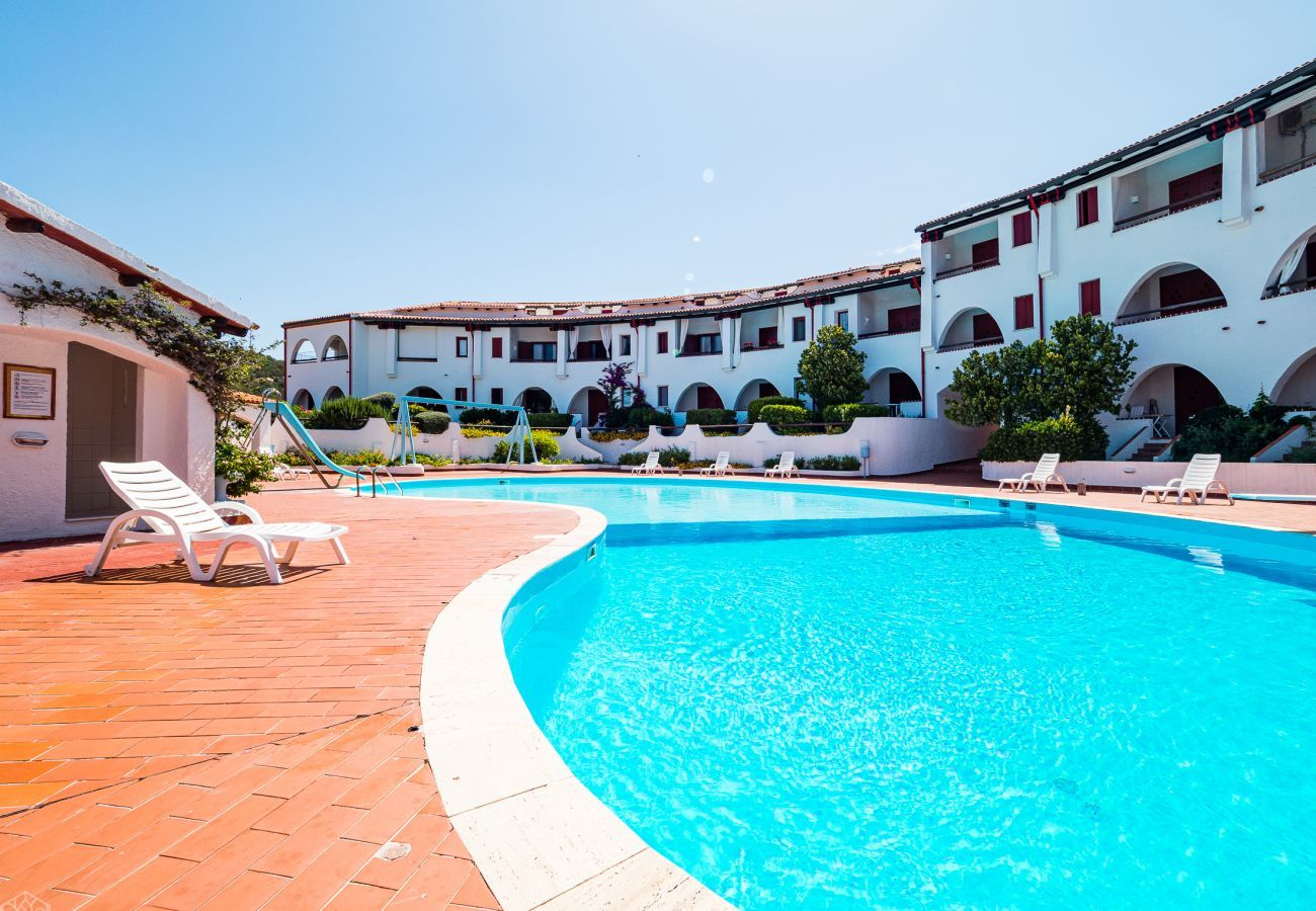 Ferienwohnung in Baia Sardinia - Rotonda Cottage 34 - moderne Wohnung mit Pool in Baja Sardinia
