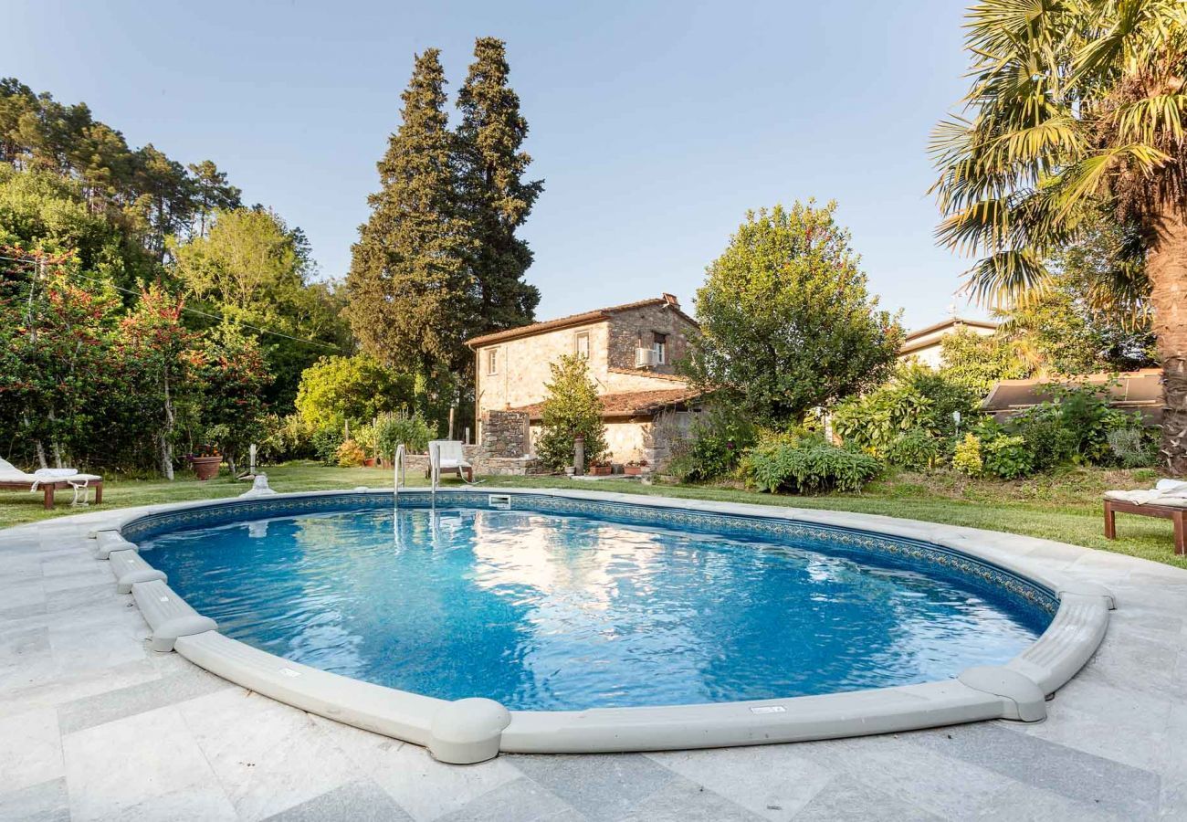 Villa in Pieve di Compito - A secret sweet idyllic retreat for 2 couples with private pool & air conditioning