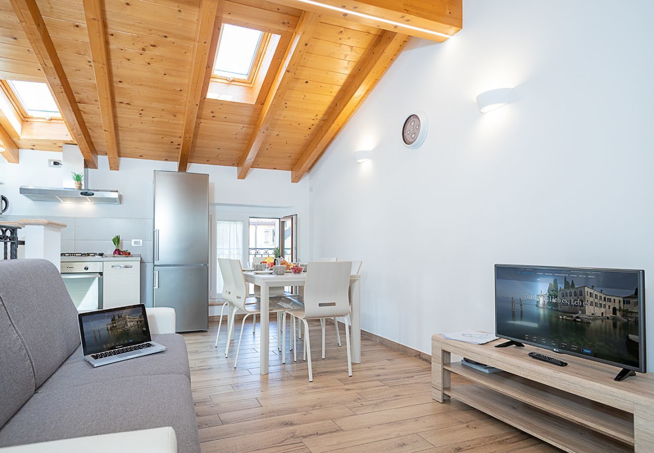 Ferienhaus in Bardolino - Regarda - romantisches Rustico Casa Rossa 2 mit Wlan und Klimaanlage