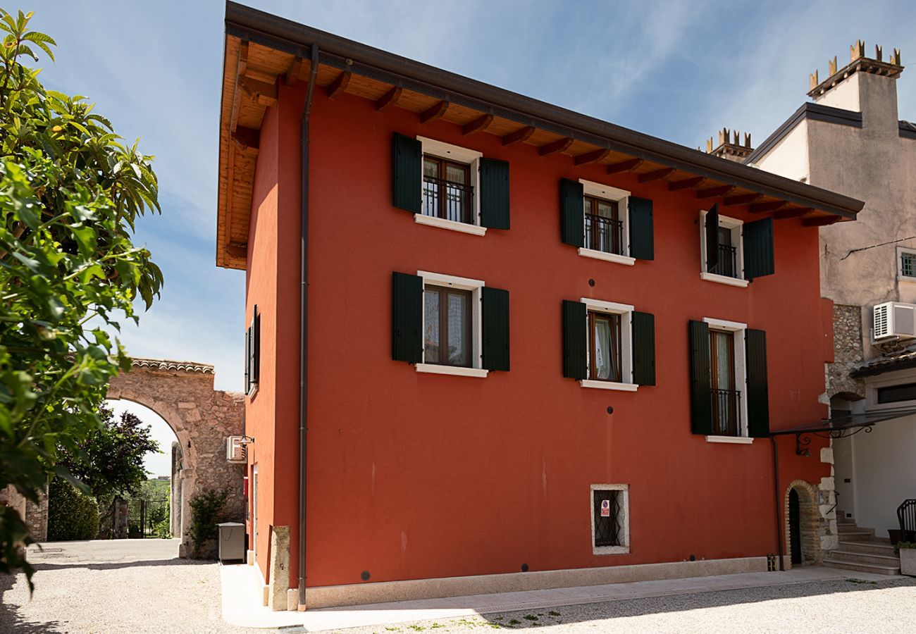 Ferienhaus in Bardolino - Regarda - romantisches Rustico Casa Rossa 2 mit Wlan und Klimaanlage