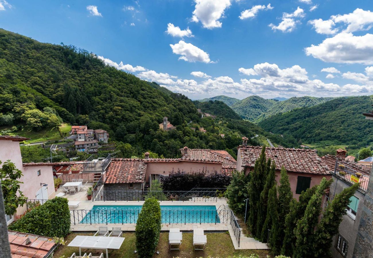 Villa in Pescaglia - Palazzo Giusti