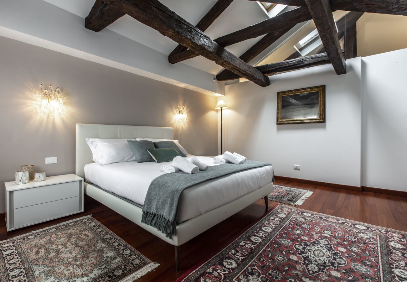 Ferienwohnung in Venedig - San Pantalon Luxury Penthouse R&R
