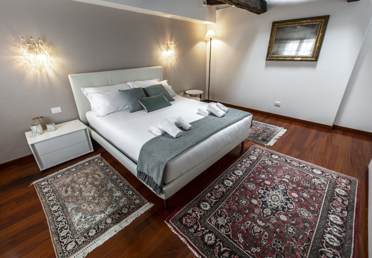 Ferienwohnung in Venedig - San Pantalon Luxury Penthouse R&R