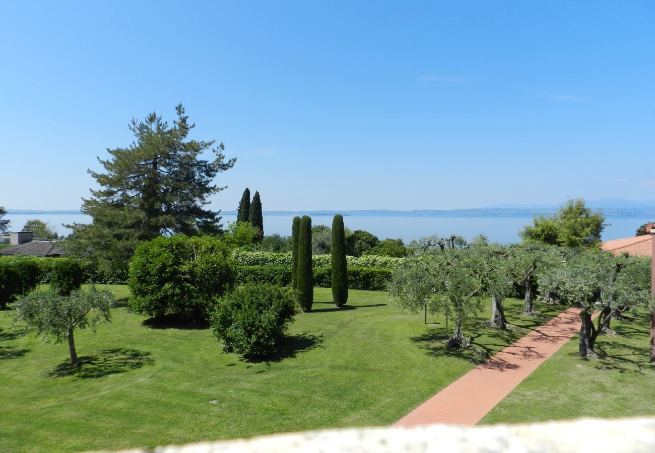 Ferienwohnung in Bardolino - Regarda - Ferienwohnung Blue View 1 mit Pool, Seeblick, Wlan, 1 Schlafzimmer