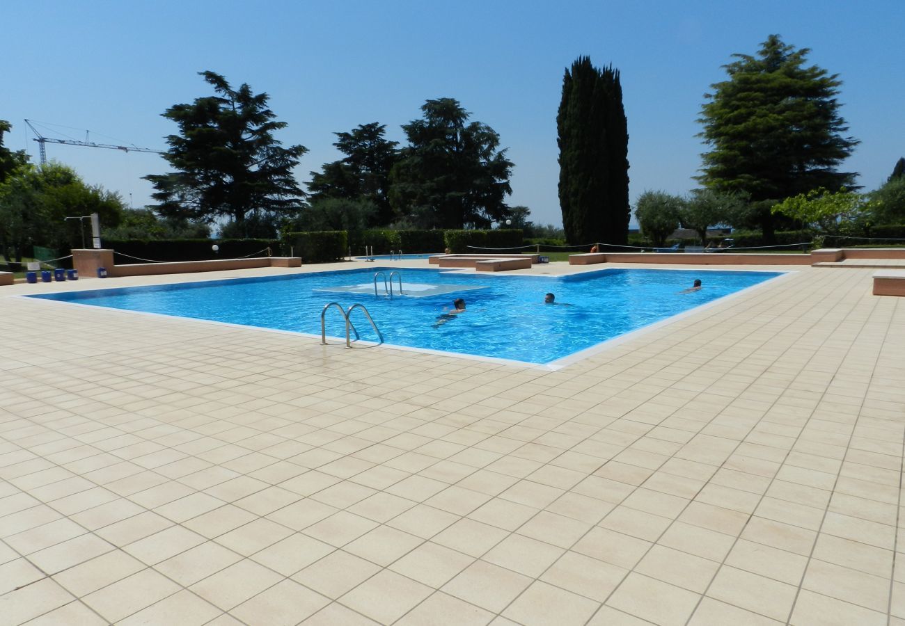 Ferienwohnung in Bardolino - Regarda - Ferienwohnung Blue View 1 mit Pool, Seeblick, Wlan, 1 Schlafzimmer