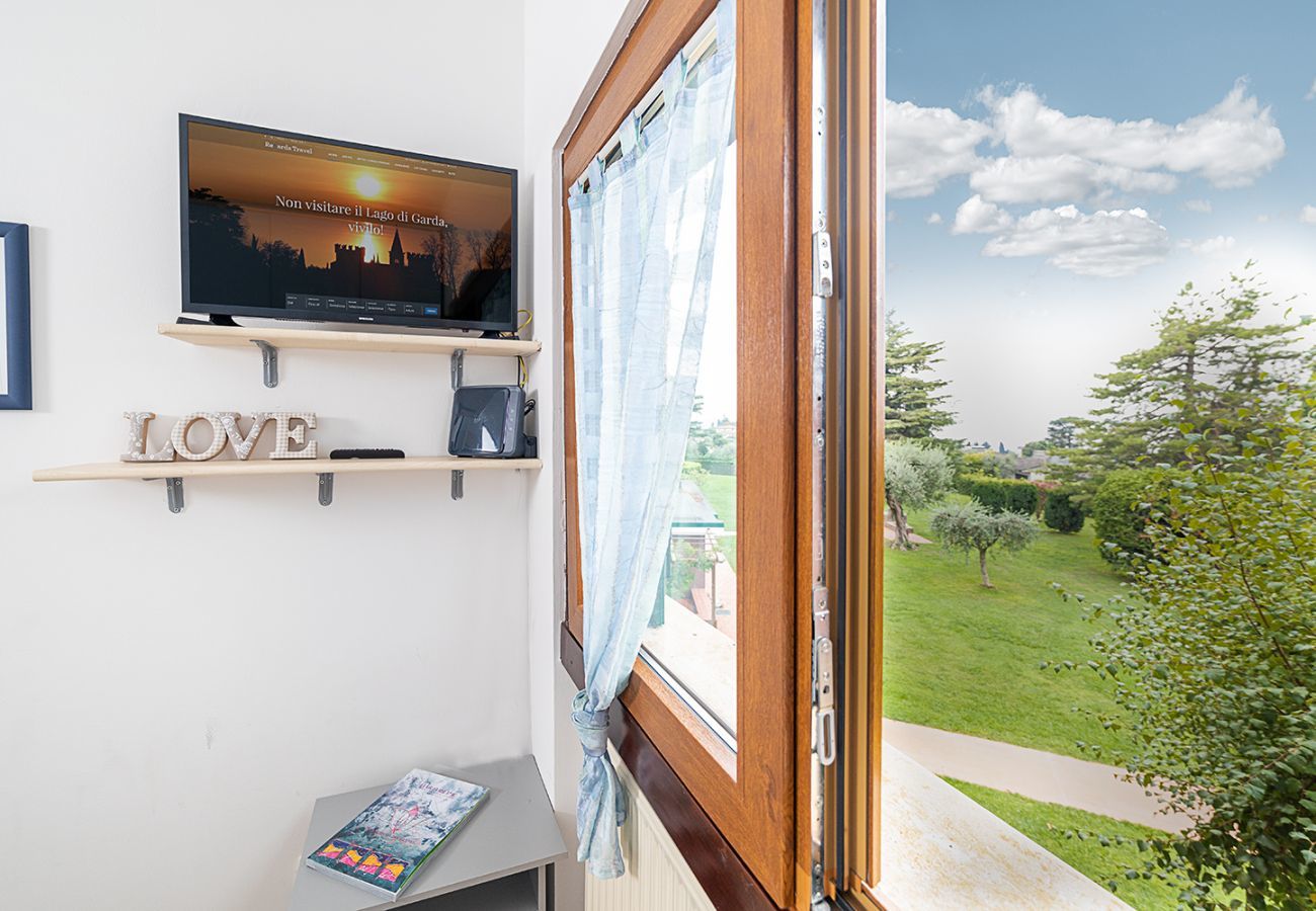Wohnung in Bardolino - Regarda - Ferienwohnung Blue View 1 mit Pool, Seeblick, Wlan, 1 Schlafzimmer