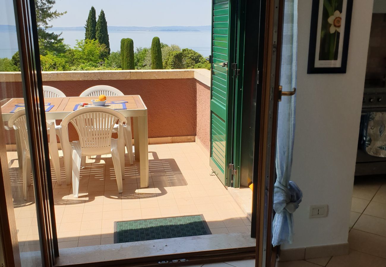 Ferienwohnung in Bardolino - Regarda - Ferienwohnung Blue View 1 mit Pool, Seeblick, Wlan, 1 Schlafzimmer