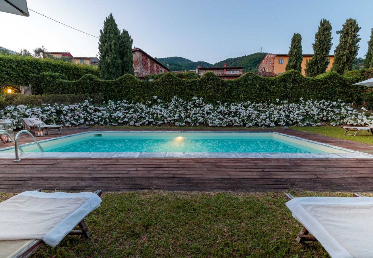 Villa in Capannori - VILLA IL TINAIO Romantic Secluded Farmhouse with Private Pool