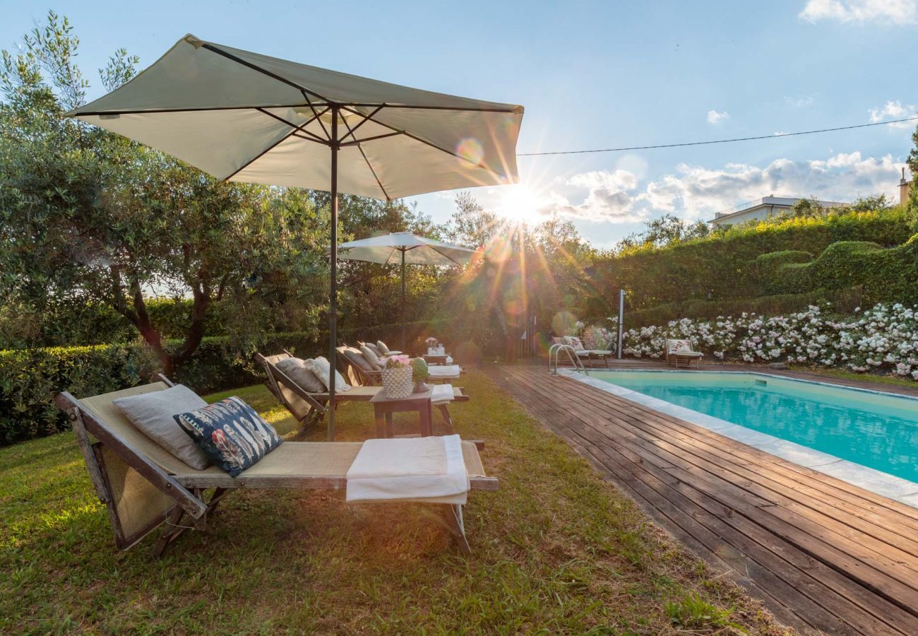 Villa in Capannori - VILLA IL TINAIO Romantic Secluded Farmhouse with Private Pool