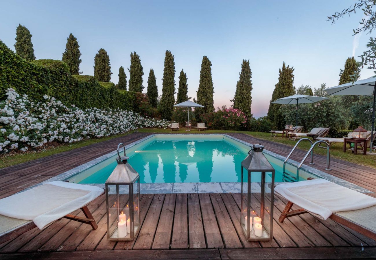 Villa in Capannori - VILLA IL TINAIO Romantic Secluded Farmhouse with Private Pool