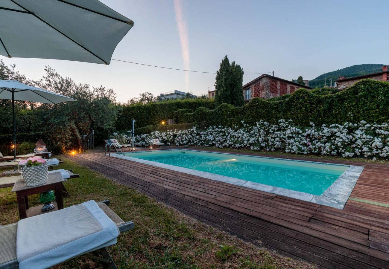 Villa in Capannori - VILLA IL TINAIO Romantic Secluded Farmhouse with Private Pool