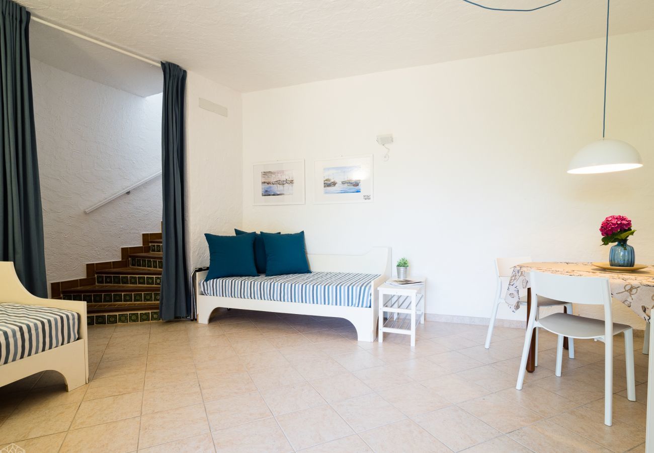 Ferienwohnung in Baia Sardinia - Rotonda Cottage 33 - moderne Wohnung mit Pool in Baja Sardinia