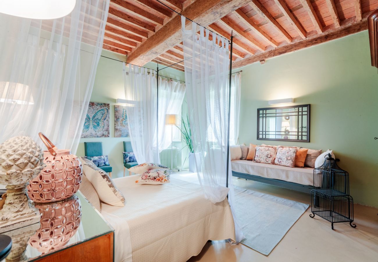 Villa in Montecarlo - LOSE THE WORLD. FIND YOURSELF. VILLA DUEMANI, 11 BEDROOMS, PANORAMIC POOL & SPA