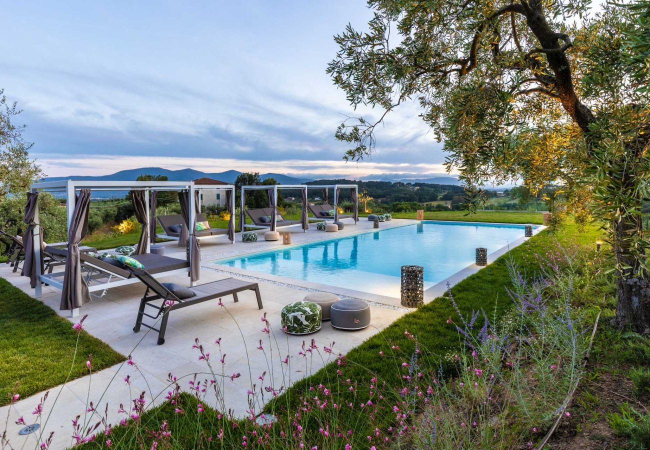 Villa in Montecarlo - Villa Duemani - Pickleball Retreat