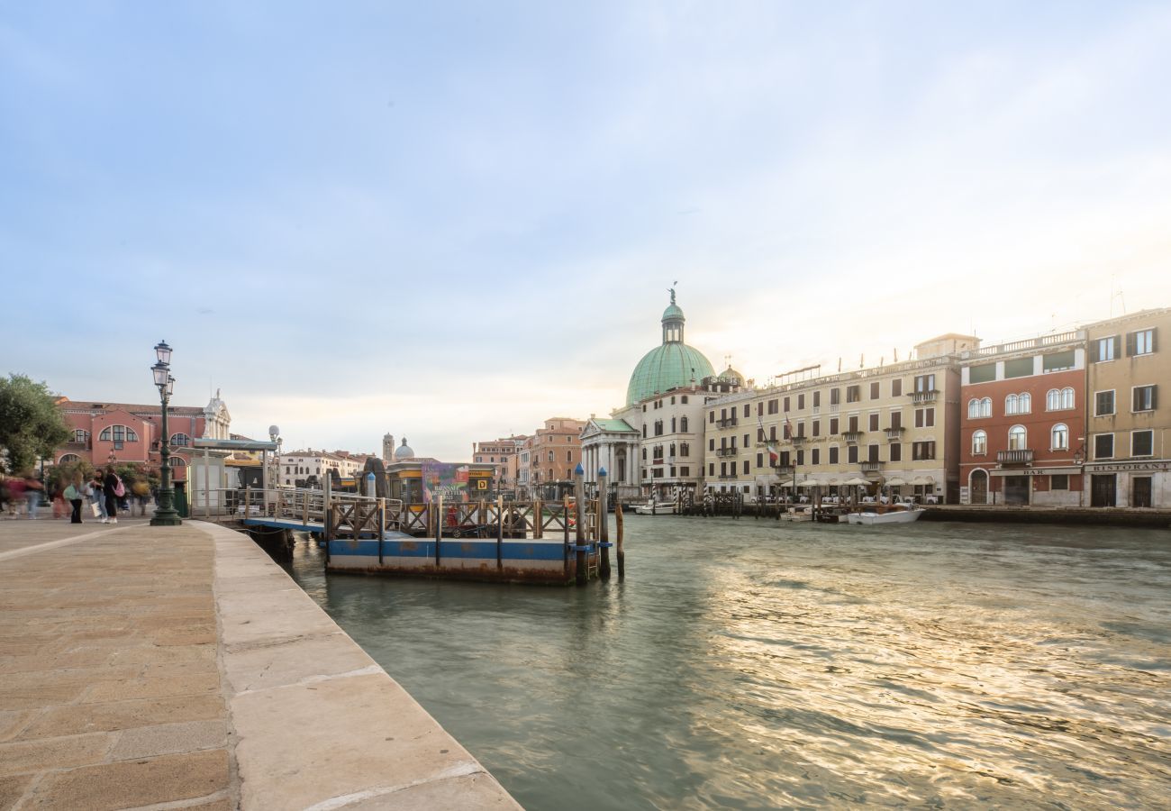 Ferienwohnung in Venedig - Venetian Palace Red Apartment R&R